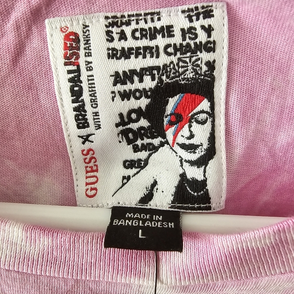 Guess Brandalised Grafitti Tee - Picture 3 of 5